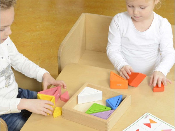 Blocks n' Cups—Triangle กล่องสามเหลี่ยมสุดลึกลับ