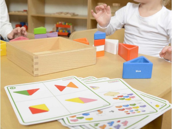 Blocks n' Cups—Triangle กล่องสามเหลี่ยมสุดลึกลับ