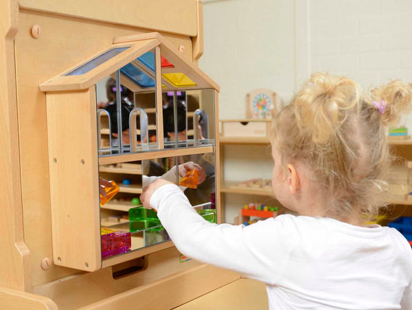 Mirrored Play House บ้านกระจกแสนสนุก