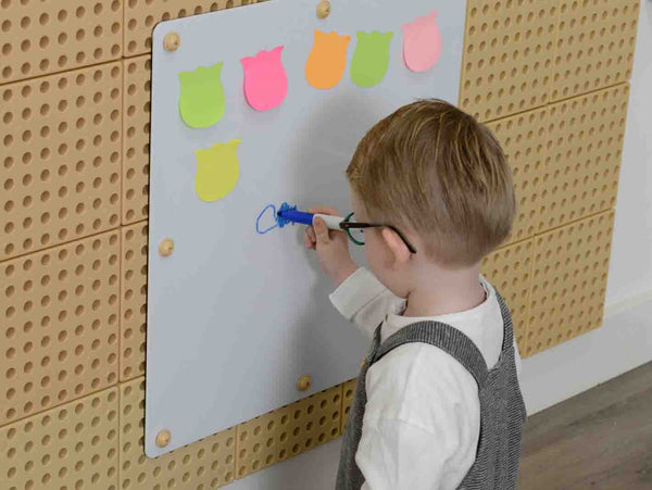 Dry Wipe and Mirror Panels บอร์ดเสริมสร้างจินตนาการ